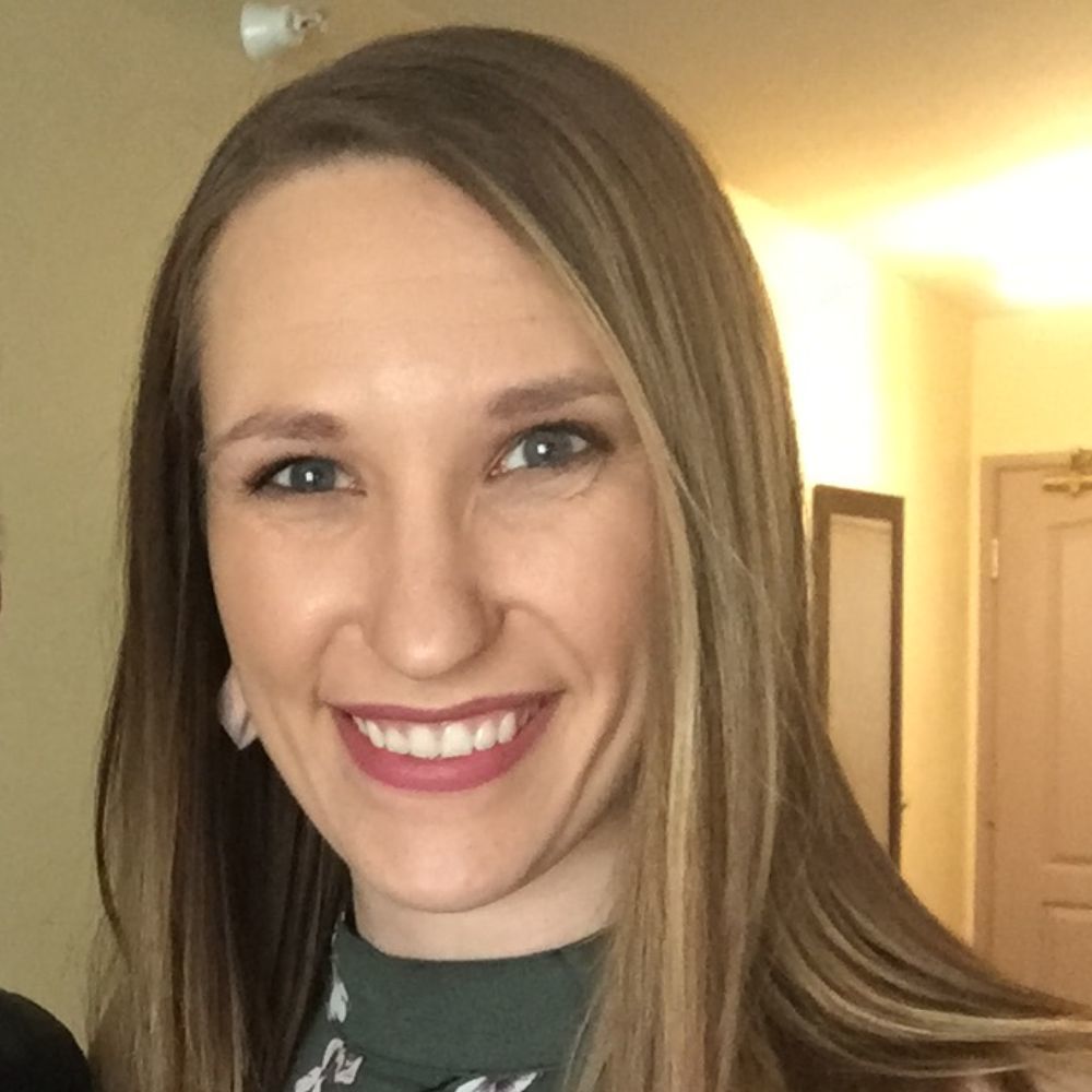 Meet your Posher, Laura